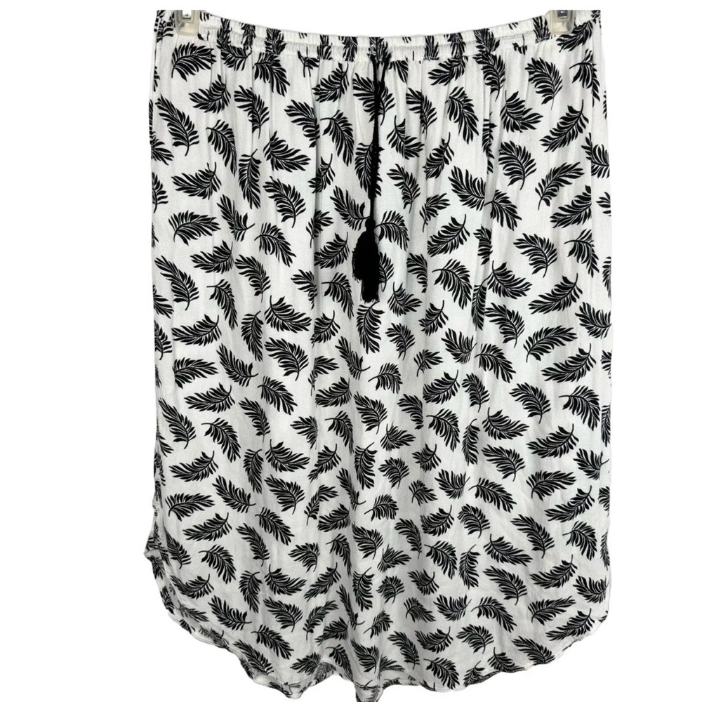 H&M Black and White Leaf Print Skirt